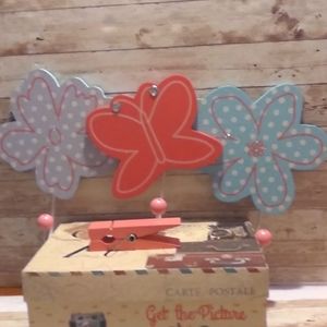 Girls flowered hanging hooks and giant note holder